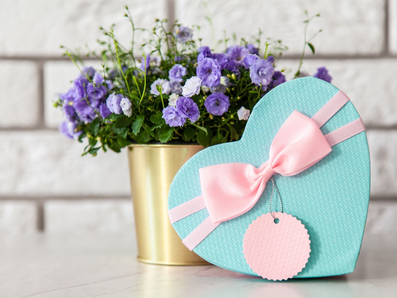 5 top gift ideas for women's day 2023 from amazon